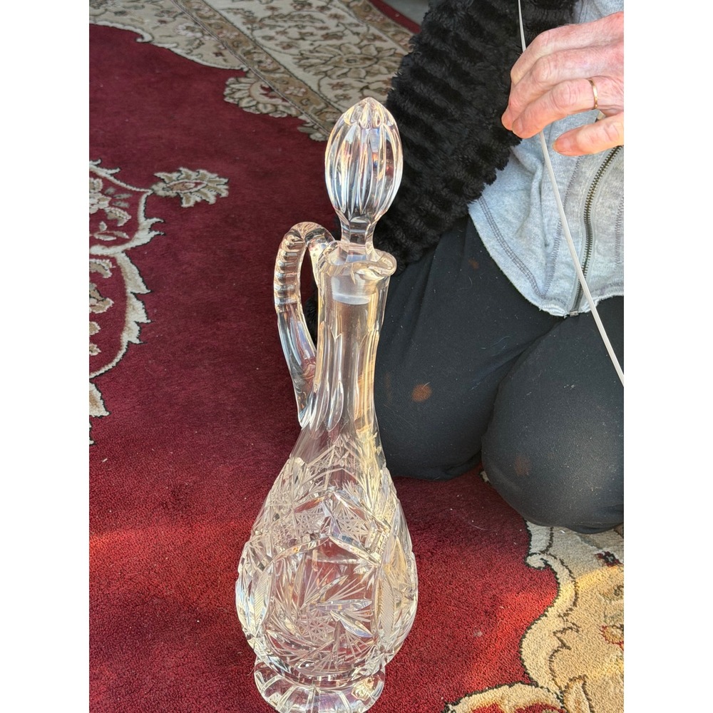 Vintage Cut Crystal Wine Decanter with Handle and Stopper Clear Glass Barware - Picture 2 of 5